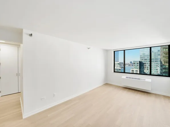 75 West End Avenue image 4 of 38