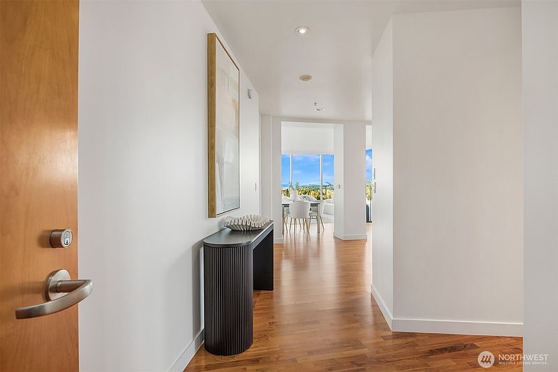 4th image of 10650 NE 9th Place #2526