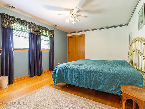 5th image of 6125 N Kilbourn Ave