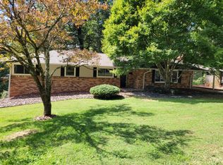 139 Hillcrest Cir, Franklin, NC 28734