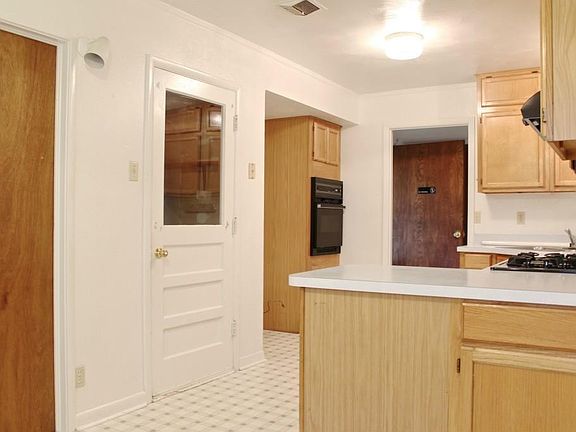3rd image of 3013 Brockbank Dr
