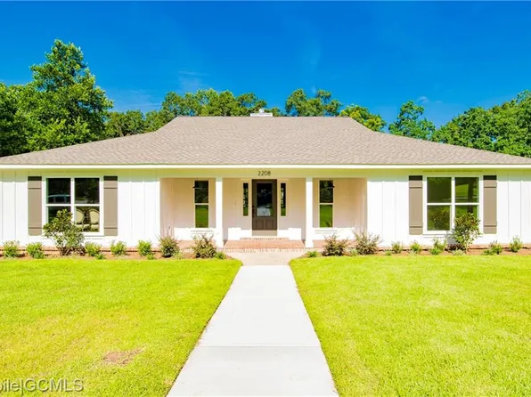 2208 Pine Needle Dr W, Mobile, AL 36609