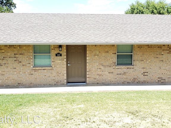 2nd image of 100 W Oakdale St APT 302
