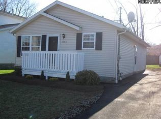 1102 Stratford Ave, Barberton, OH 44203