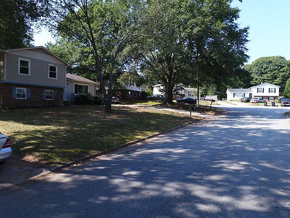 2nd image of 118 Larchwood Dr