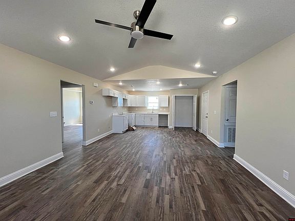 3rd image of 1084 Ozark Ave
