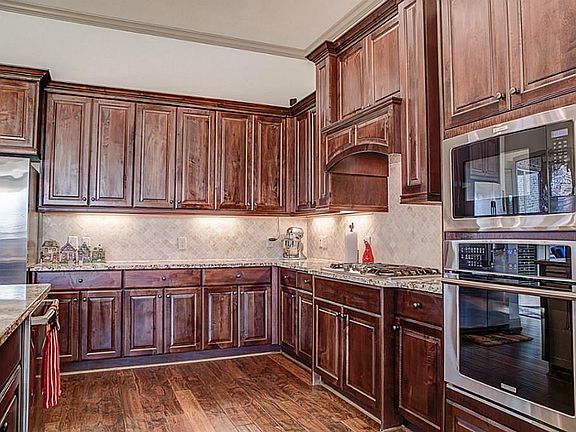5th image of 18511 Florence Knoll Dr