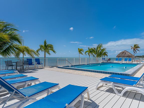 4th image of 135 Coco Plum Dr APT 4C