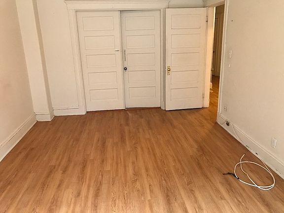 4th image of 11 Mt Hood Rd APT 5