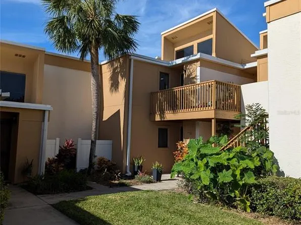1051 S Highland St APT 2E, Mount Dora, FL 32757