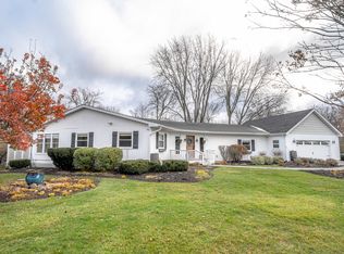 30097 N Providence Dr, Libertyville, IL 60048