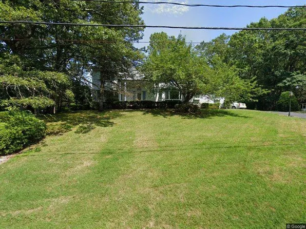 93 Harvard Dr, Plainview, NY 11803