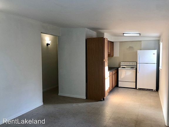 3rd image of 142 Antilla St
