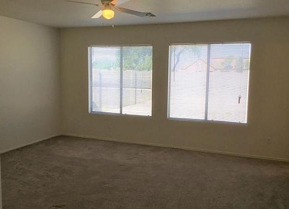 3rd image of 16252 Woodlands Ave