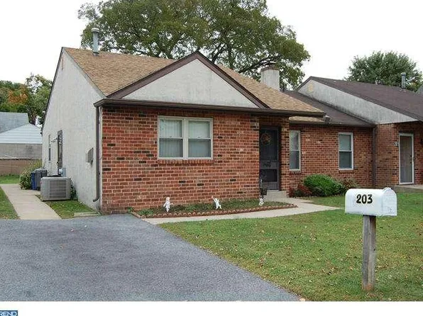 203 Corinthian Ave, Essington, PA 19029