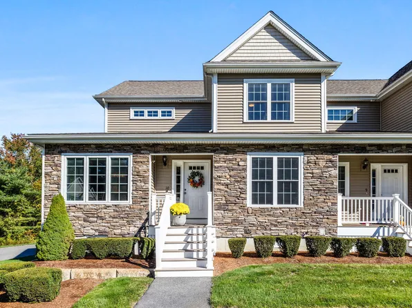 28 Essex Circle UNIT 10, Raynham, MA 02767