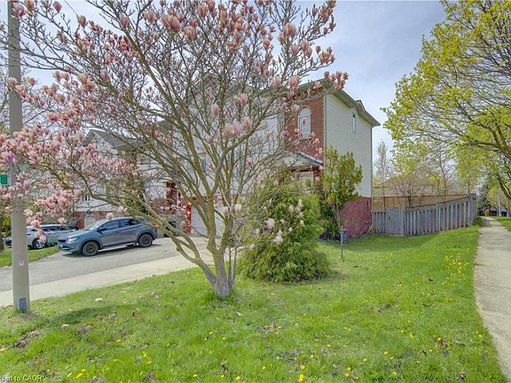 2nd image of 699 Grange Cres