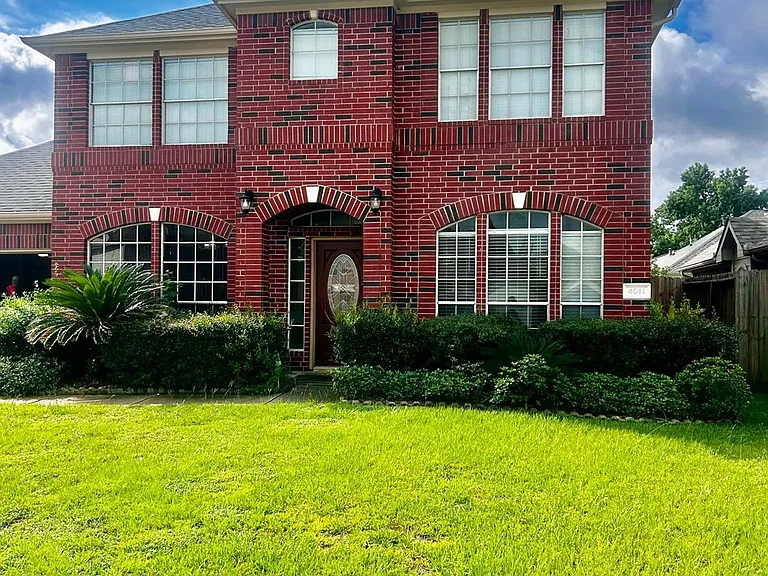 4011 Alexis Cir — Photo 1