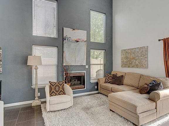 5th image of 10040 Del Chaparral Ct NE