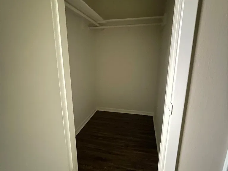 1212 Avenue M — Photo 16