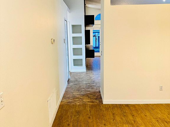 3rd image of 1879 Olivia Cir
