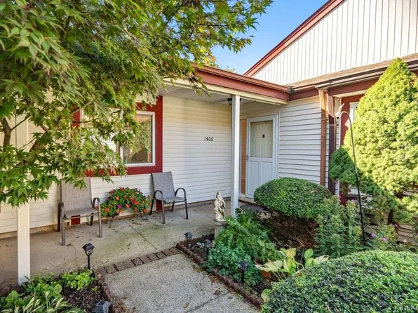 1406 Gotham Court W, Saint James, NY 11780