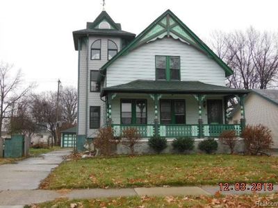 22322 Madison St, Saint Clair Shores, MI, 48081