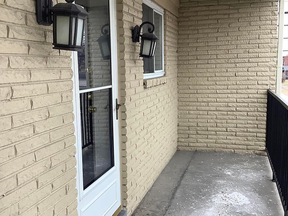 1st image of 120 Casa Bella Ct
