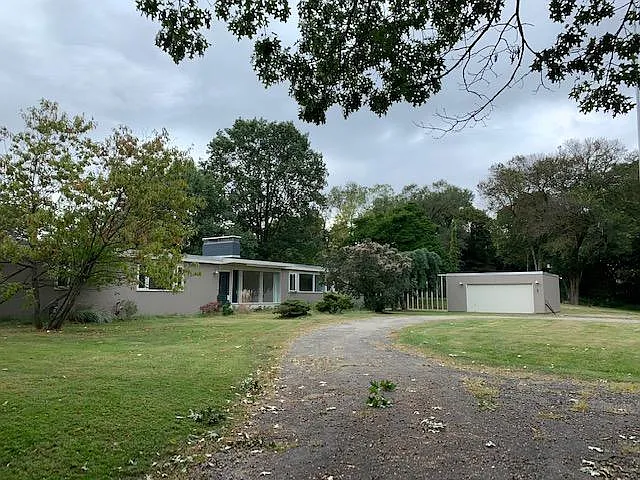 5 Thawmont Dr photo 1