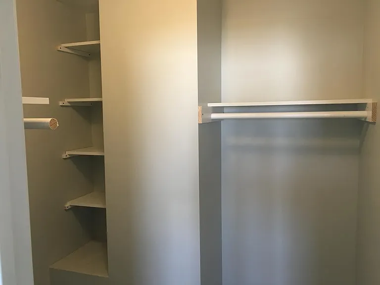 2207 Bradley Ave — Photo 11