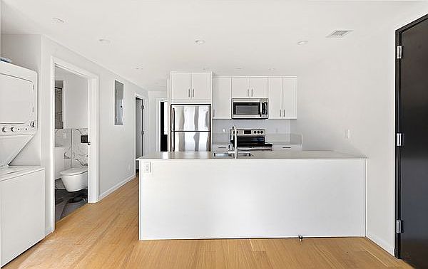 1st image of 402 E 118th St #6D