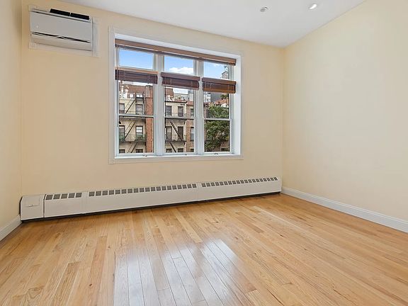 5th image of 421 W 50th St