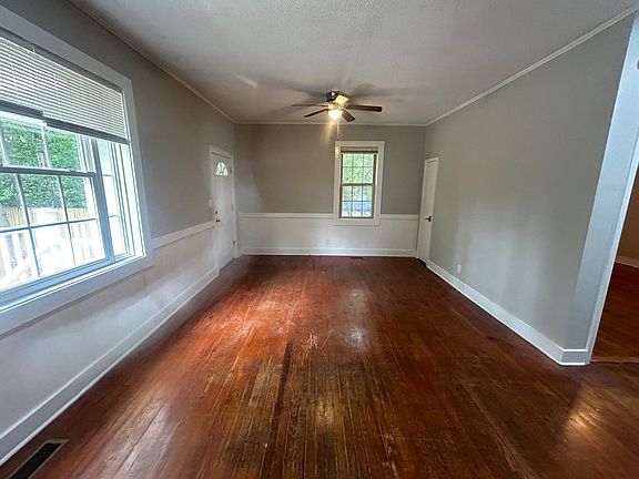 3rd image of 753 Center St APT 6