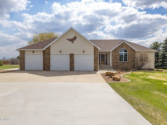 3rd image of 4601 Blue Spruce Rd