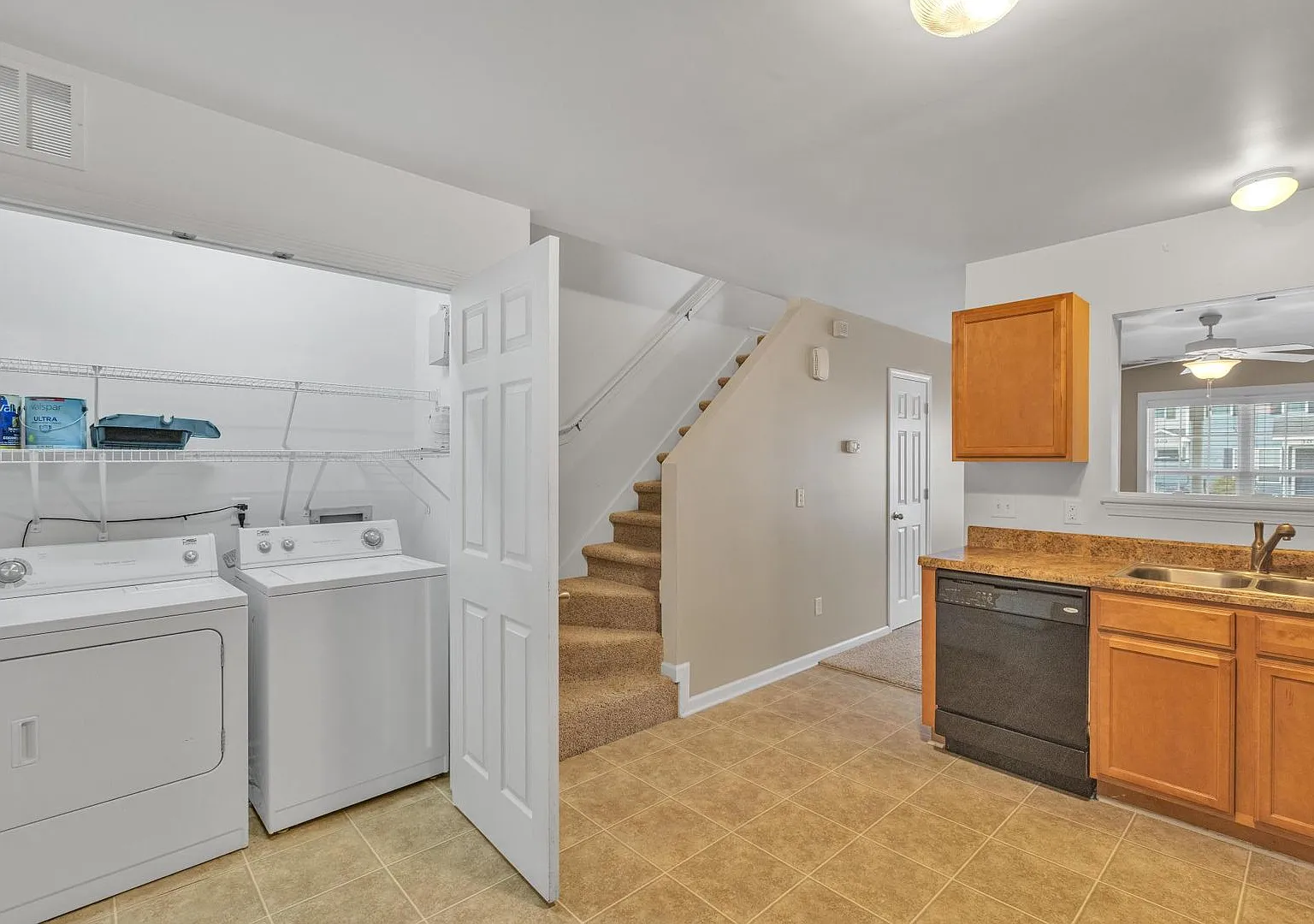 Affordable two bedroom — Photo 4