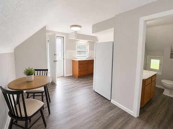 3rd image of 3104 Coit Ave NE APT 4