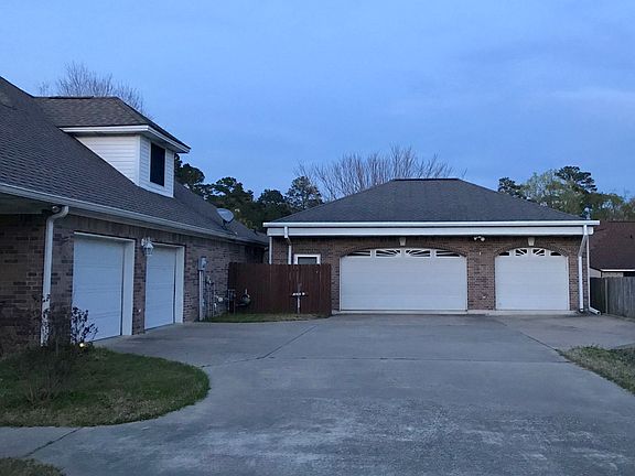 Attached & detached garages