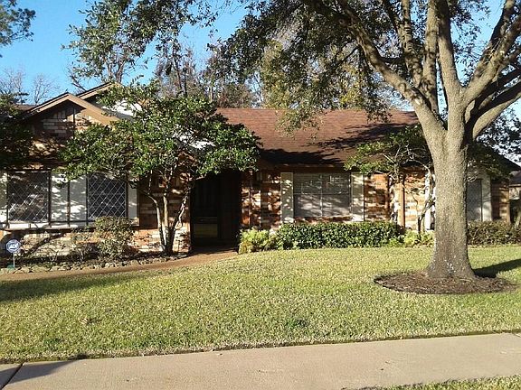 2nd image of 1301 Brookhollow Dr