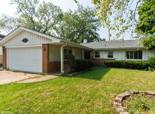 8 S Lincoln Ave, Addison, IL 60101