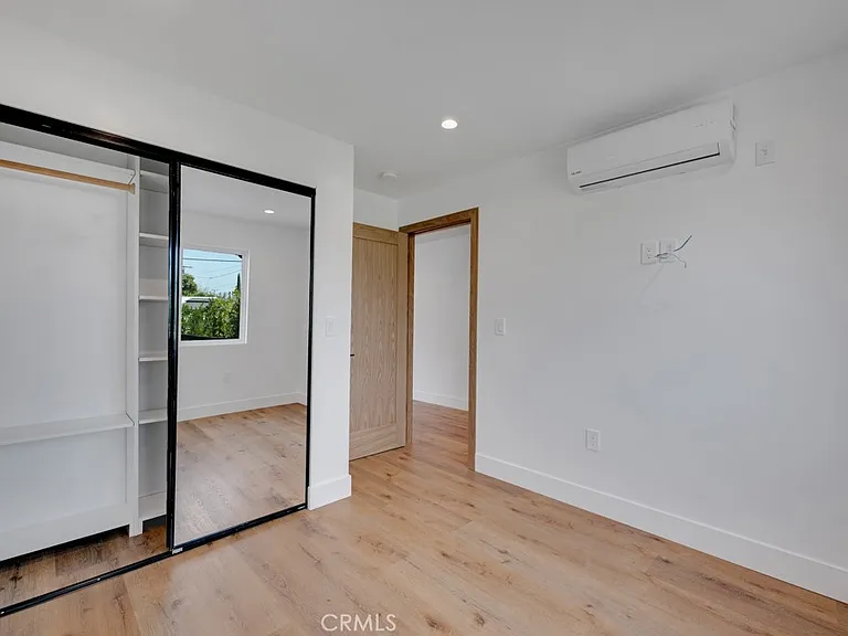 18238 Hartland St — Photo 10