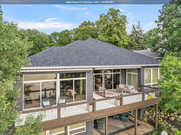 3907 Lake Shore Dr, Okoboji, IA 51355