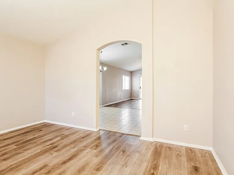 11591 W Hubbell St — Photo 8