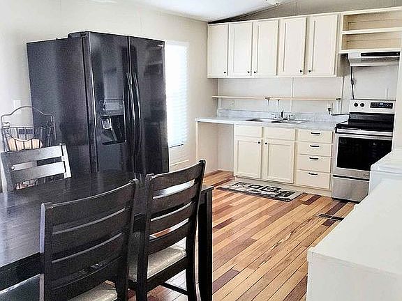 3rd image of 404 Mission Creek Dr