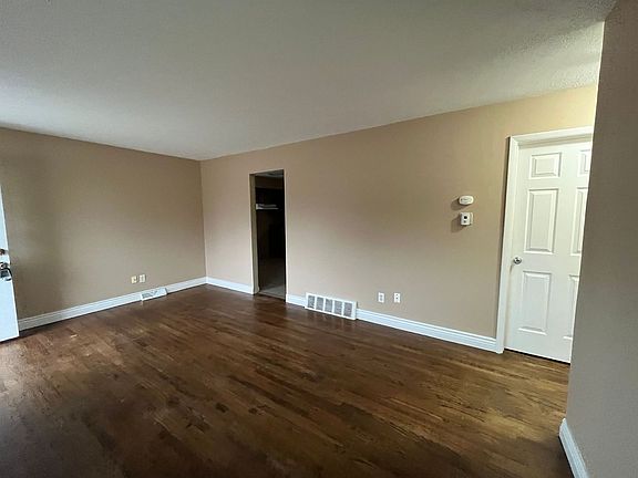 4th image of 3881 Hammond Blvd
