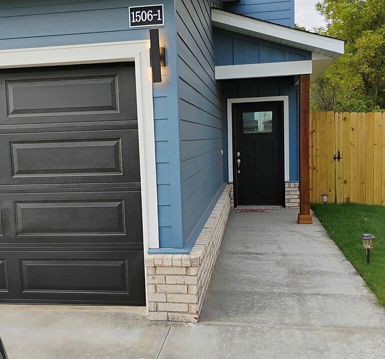1st image of 1506 SW Casuarina Dr #1