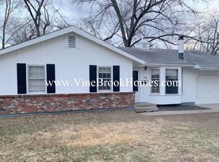 11608 Sycamore Dr, Kansas City, MO 64134