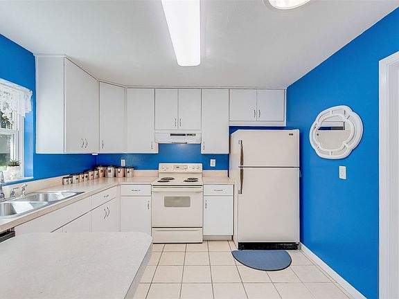 4th image of 1141 Alcala Dr