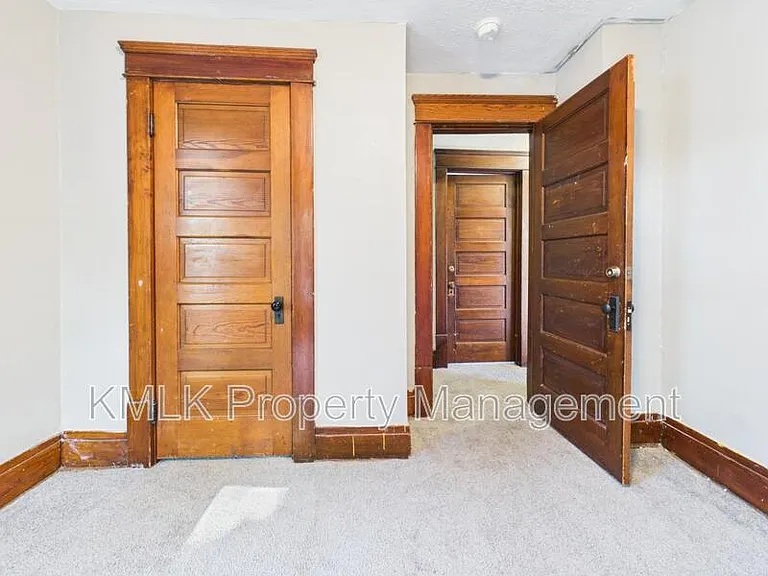 701 Kling St — Photo 32