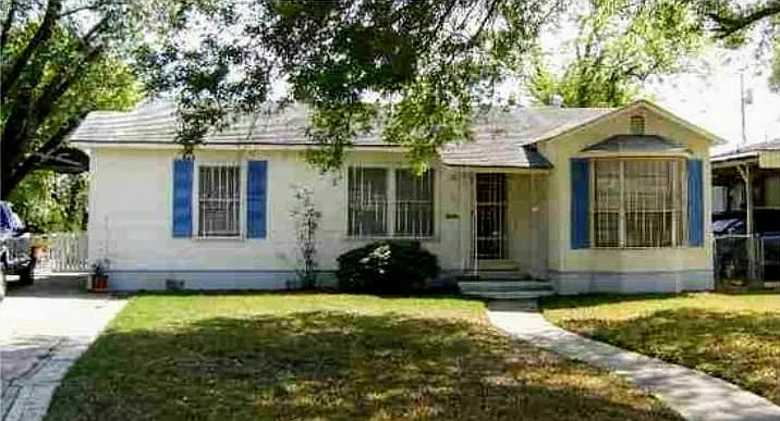 122 Bradford Ave #1