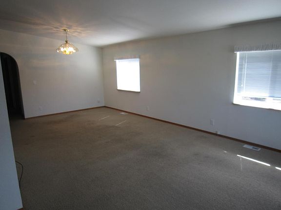 4th image of 1831 Heritage Dr